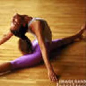 Стретчинг - приятный способ оставаться в форме.