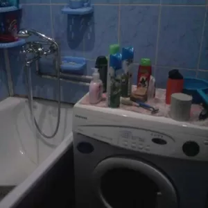 Алмазний. 1 кімната. 30/17/5/6 цегляного будинку.