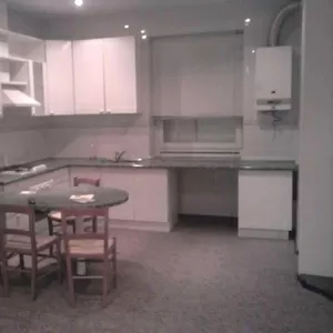 Центр. Сталінка. 2 кімнати.