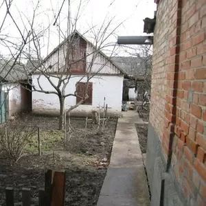 Юрівка. Добротний цегляний будинок