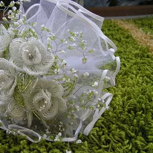 цветы из бисера,  свадебные букеты из бисера на заказ.