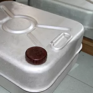 Продам канистру алюминиевую