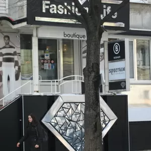 FASHION LIFE  возьмёт на реализацию известную брендовую одежду,  обувь