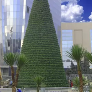 Новогодние искуственные елки