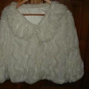 Продам туфли,  платье,  шубку.