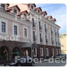 Производим декоративные архитектурные элементы фасада.