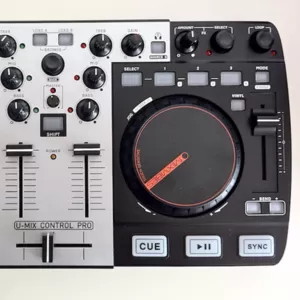 Dj контроллер MixVibes U-Mix Control Pro со встроенной звуковой картой