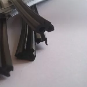 Уплотнитель профессиональный для окон в ассортименте
