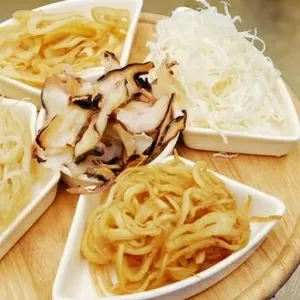 Рыба и морепродукты солено-сушеные весовые и фасованные