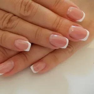 Предлагаю услуги по наращиванию ногтей,  шеллак,  маникюр,  спа - педикюр