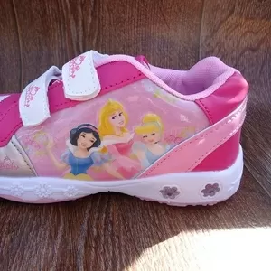 Кроссовки для девочки Disney. Не дорого.