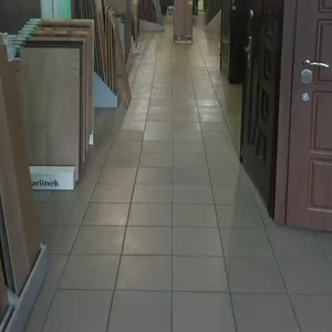 Входные и м/к двери,  напольное покрытие,  окна,  натяжные потолки.