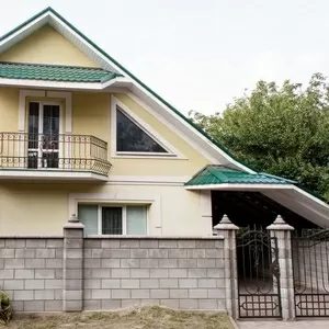 Продам сучасний будинок тихій центр