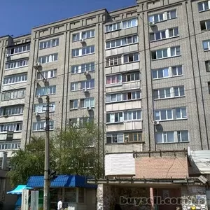 Продам 4 ком.  кв.  в районе пр.  Пушкина и ул.  Рабочей.
