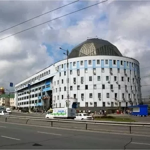 Здание под  офисы,  клинику в Соломенском районе.