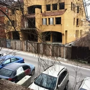 Дом/офис. Объект незавершенного строительства в Киеве.