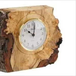 Часы настольные вырезанные из капа дерева. Под заказ.