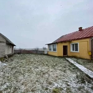 Продам затишний будинок у с. Вишнів