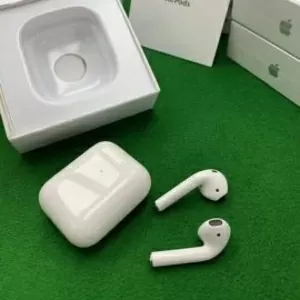 Беспроводные наушники Apple AirPods 2 с беспроводным зарядным кейсом