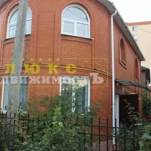 Продам кирпичный дом на ул. Гранитная / Жукова,  Левитана