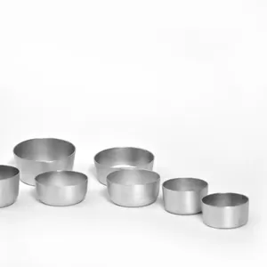 Алюминиевые формы для выпечки кексов и маффинов .