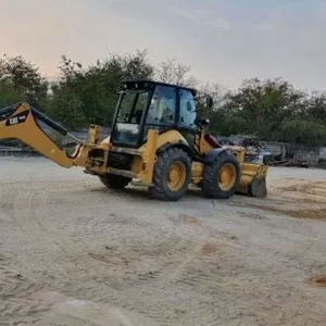 Услуги экскаватора-погрузчика JCB 3CX,  CAT 444E