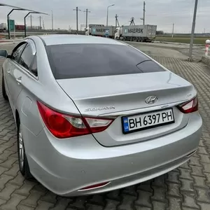 Сдам в аренду автомобиль Hyundai Sonata. Киев.