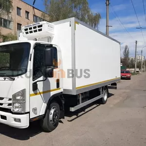 Вантажний автомобіль ISUZU NQR 90L з сендвіч-панельним фургоном