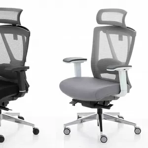 Удобное компьютерное кресло Ergo Chair 2 черного цвета