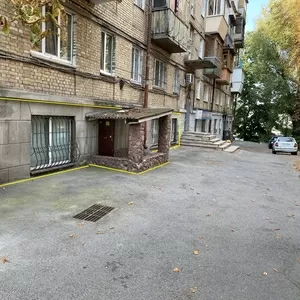 Без % продам приміщення 82м2,  фасад,  Чапека 19 (Фучика),  Соломянська площа,  Чоколовка,  Караваєві дачі,  Київ