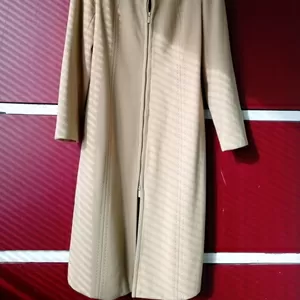 Продам пальто б/у,  Кашимир,  цвет песочный. Размер 48 (L). 