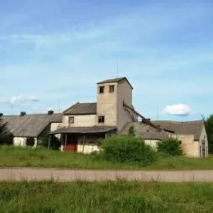 Продам здание с земельным участком в пригороде Вильнюс в Литве