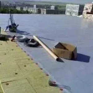 Кровельные работы. Монтаж ПВХ мембраны. Ремонт плоской крыши.