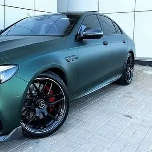 Прокат спорткара Mercedes Benz E63s без водителя в Киеве 