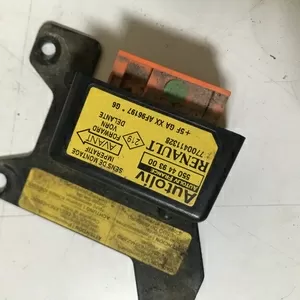 Бу датчик удара AIRBAG 7700411328,  550449300 Renault Laguna 1