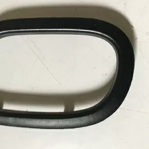 Бу накладка левой внутренней ручки двери Renault Laguna 1,  7700823288 .