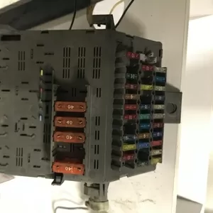 Бу блок предохранителей Renault Laguna 1,  2.0i,  7703297637