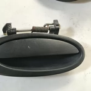 Бу ручка двери задней правой наружная Renault Laguna 1,  7700821372