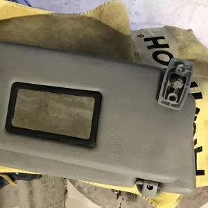 Бу козырёк солнцезащитный правый Renault Laguna 1,  7701042659