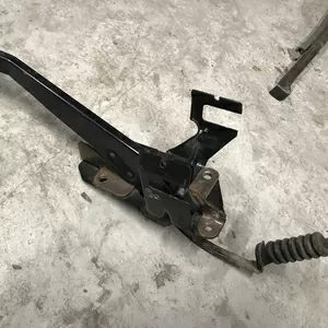 Бу ручка ручного тормоза Renault Laguna 1,  7700823370