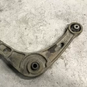 Бу рычаг передний правый Renault Laguna 1,  7700413494