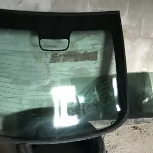 Бу стекло крышки багажника лифтбэк Renault Laguna 1,  7700424522,  7700435720