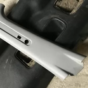 Бу верхняя левая накладка средней стойки Renault Laguna 1,  7700821292