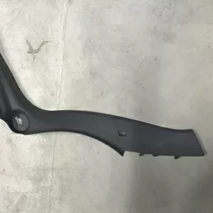 Бу накладка задней правой арки Renault Laguna 1,  7700820936