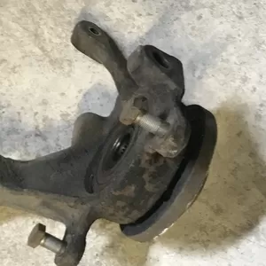 Бу поворотный кулак  правый Renault Laguna 1,  без ABS,  7700423103,  23 шлица.