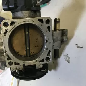 Бу дроссельная  заслонка Renault,  1.8,  2.0,  моноинжектор 7700871215,   