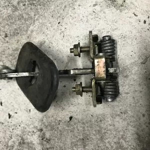 Бу ограничитель передней двери Renault Laguna 1