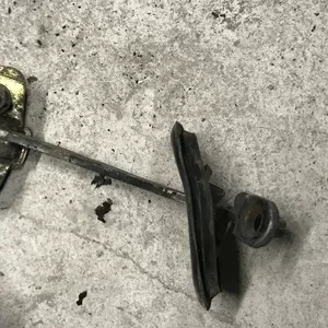 Бу ограничитель задней двери Renault Laguna 1