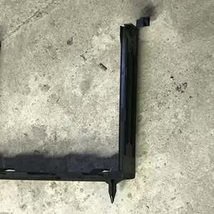 Бу направляющая  бардачка под сиденье Renault Scenic 2 ,  8200183772