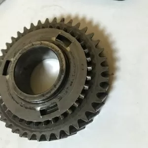 Бу шестерня 1-й передачи вторичного вала  КПП JR5 41зуб Renault 8200641094 Laguna Megane Kangoo